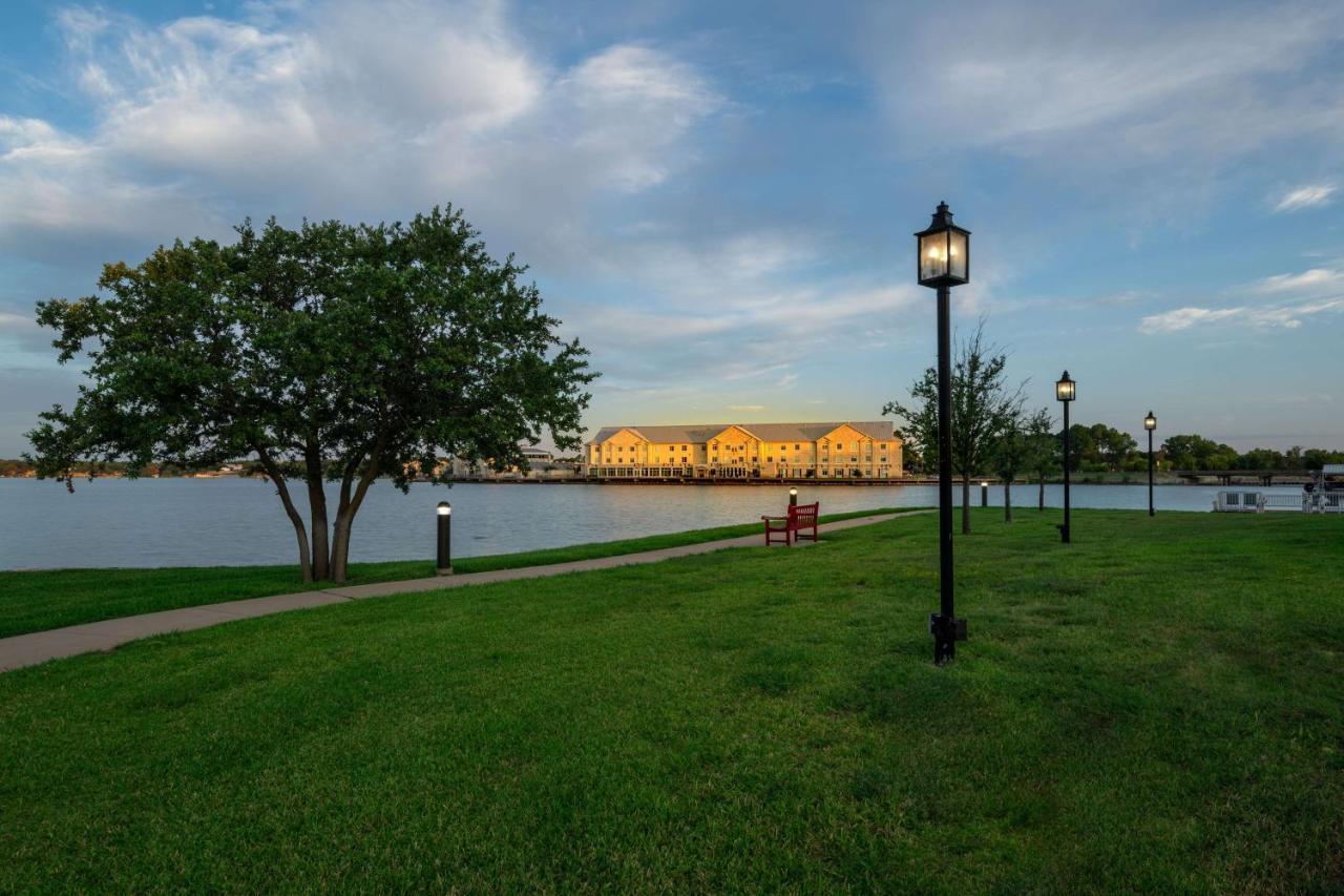 Hilton Garden Inn Granbury Exterior photo